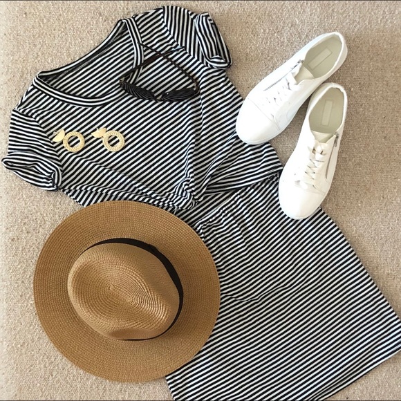 Forever 21 Shoes - Forever 21 White Low-Top Sneakers, Size 7